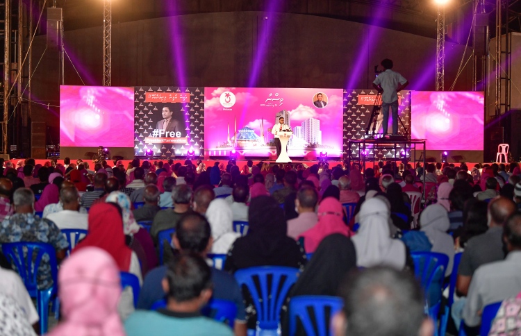 އިންތިޚާބުގެ މަރުތަޅު ނުނައްޓަނީ ގަސްދުގައި: އިދިކޮޅު