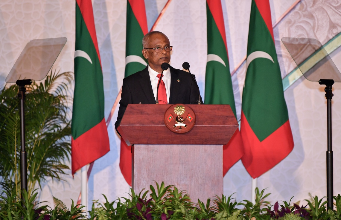 މާލެ: ޑިސެމްބަރު 26، 2020- މި އަހަރުގެ ގައުމީ އިނާމު ދިނުމަށް ޖުމްހޫރީ މައިދާނުގައި ބޭއްވި ޖަލްސާގައި، ރައީސް އިބްރާހިމް މުހައްމަދު ސޯލިހު ވާހަކަފުޅު ދައްކަވަނީ.---ފޮޓޯ: ރައީސް އޮފީސް