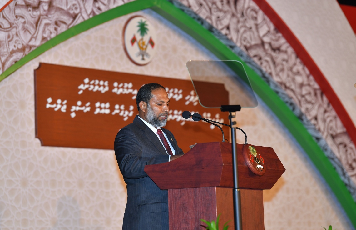 މާލެ: ޑިސެމްބަރު 26، 2020- މި އަހަރުގެ ގައުމީ އިނާމު ދިނުމަށް ޖުމްހޫރީ މައިދާނުގައި ބޭއްވި ޖަލްސާގައި، ހޯމް މިނިސްޓަރު އިމްރާން އަބްދުﷲ ވާހަކަ ދައްކަވަނީ.---ފޮޓޯ: ރައީސް އޮފީސް