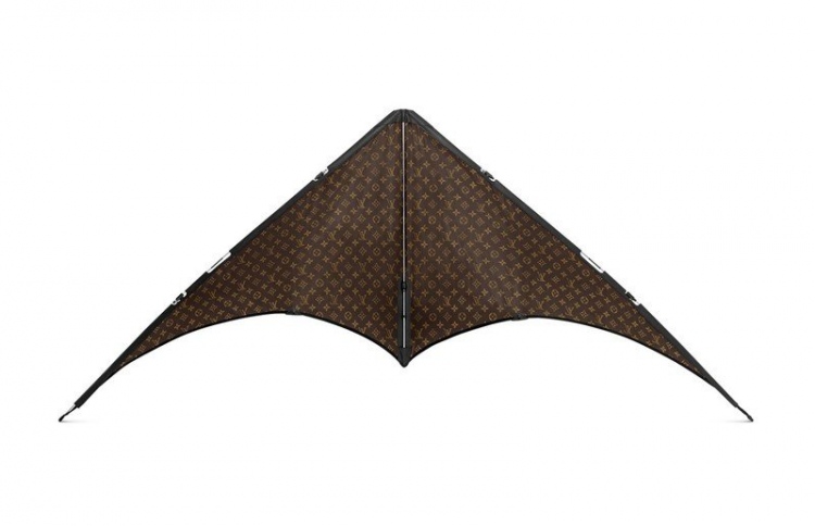 ލުއީ ވިޓޯންގެ ގުޑިއެއް 10،400 ޑޮލަރަށް