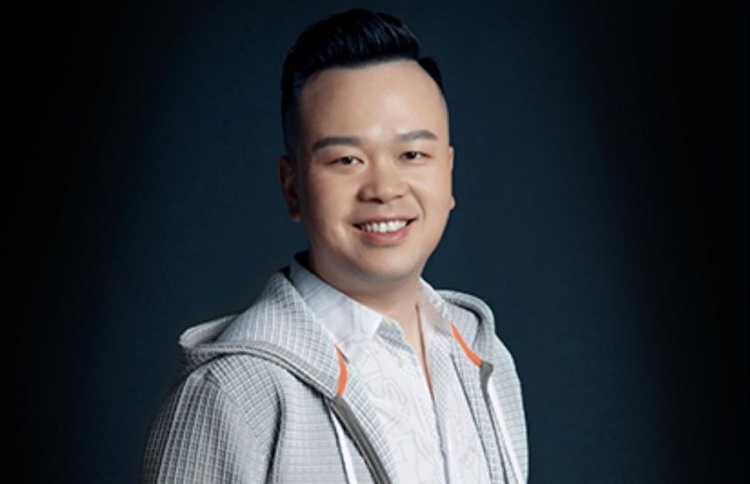 ގޭމް އޮފް ތުރޯންސް ގޭމް ހެދި މީހާ ވިހަވެ މަރުވެއްޖެ