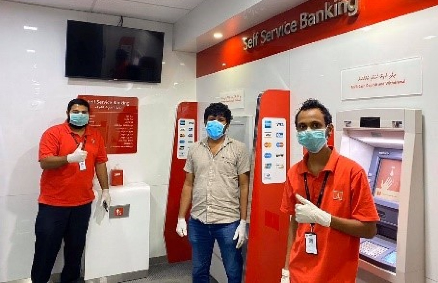 ބީއެމްއެލްގެ މުވައްޒަފުންތަކެއް--ފޮޓޯ:ބީއެމްއެލް