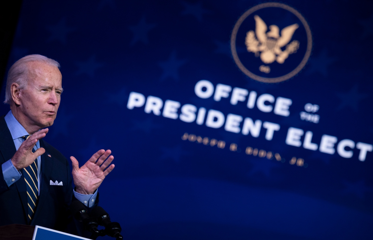 ރައީސް ކަމަށް އިންތިޚާބުކޮށްފައިވާ ޖޯ ބައިޑަން ޑިސެމްބަރު 28 ވަނަ ދުވަހު ފޮރިން ޕޮލިސީ ޓީމާ ބައްދަލު ކުރައްވަނީ. --ފޮޓޯ:އޭއެފްޕީ