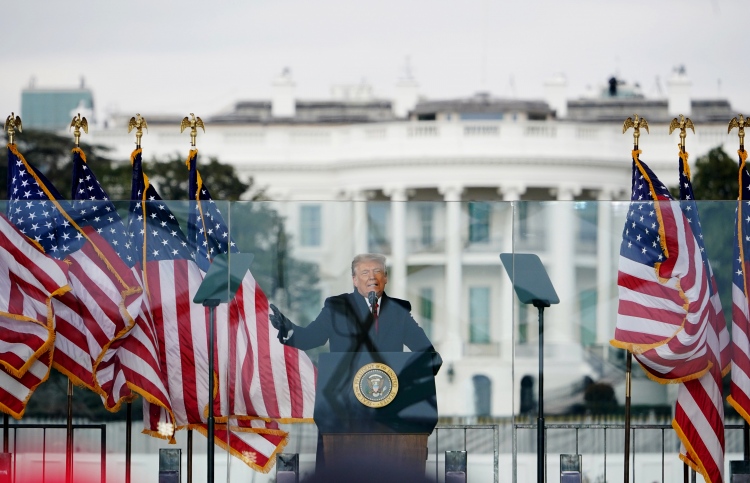 ޓްރަމްޕަށް ދައުވާ ކުރަން ލަފާ ދީފި