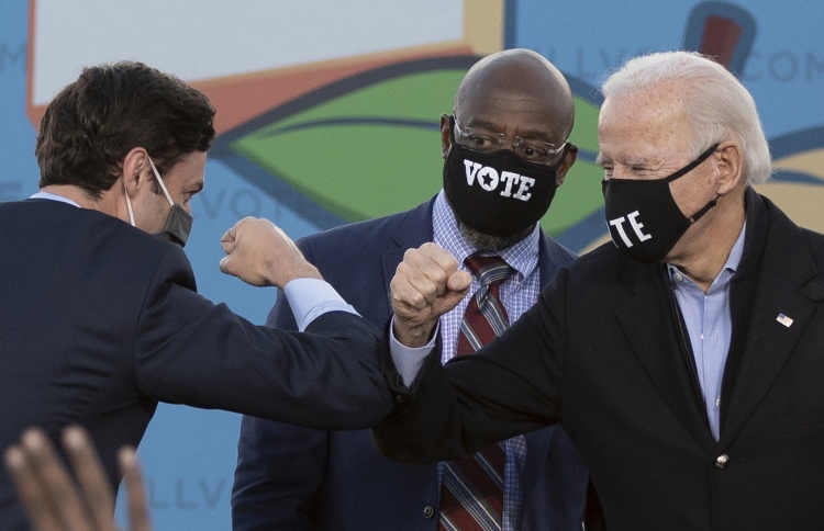 ވައިޓް ހައުސް، ކޮންގްރެސްގެ ދެ ގެ ވެސް ބައިޑަން އަށް