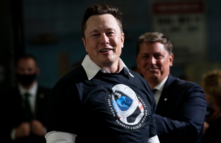 އީލޮން އެންމެ މުއްސަނދި މީހާގެ މަގާމަށް