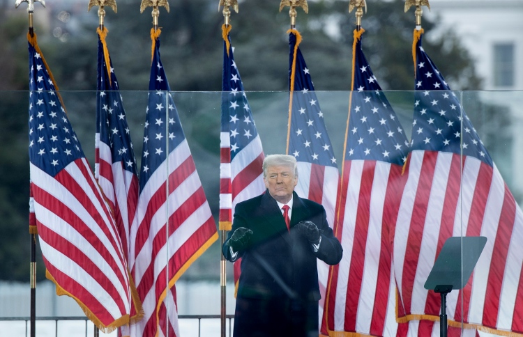 ޓްރަމްޕަށް ދައުވާ ކުރެވޭ ވަރަށް ހެކި އެބަހުރި: ކޮމިޓީ