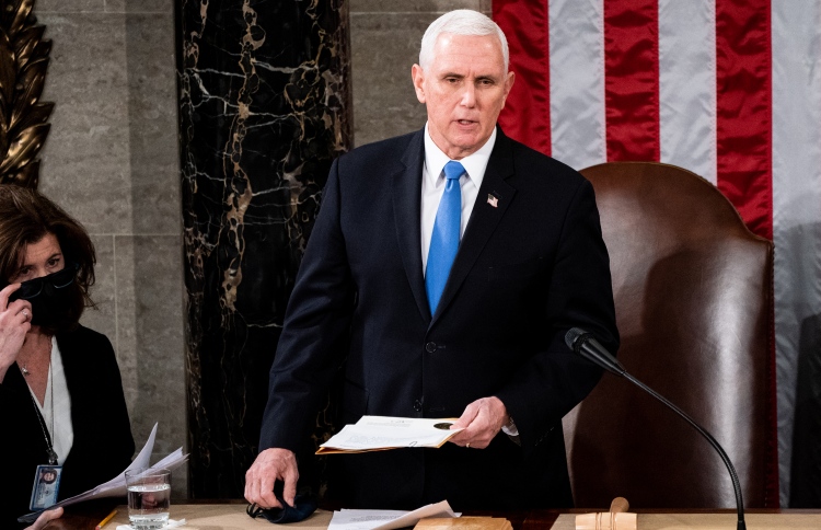 ކޯޓުގައި ހެކިބަސް ދެއްވުމަށް ޕެންސަށް އަމުރުކޮށްފި