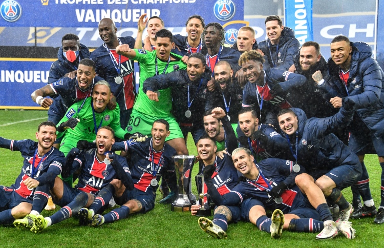 ޕީއެސްޖީއާ އެކު ޕޮޗެޓީނޯ ފުރަތަމަ ތަށި އުފުލާލައިފި