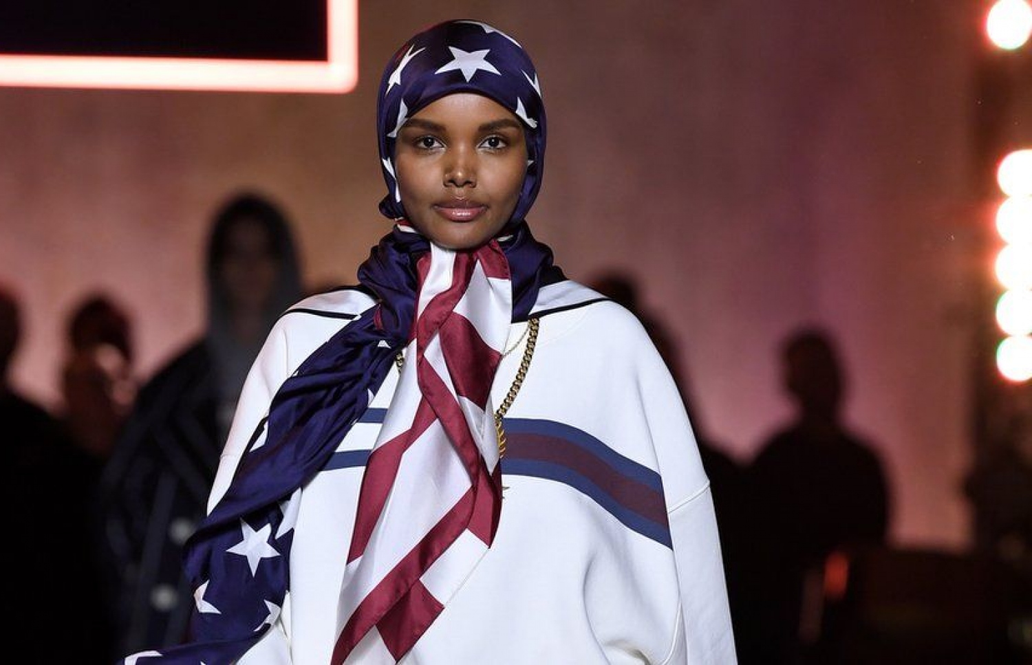 އެމެރިކާގެ މުސްލިމް ސުޕަމޮޑެލް ހަލީމާ ޝޯއެއްގައި: އޭނާ ބުނީ ހިތްހަމަޖެހުމެއް ނެތް ކަމަށް