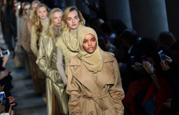 ބުރުގާއެޅި ފުރަތަމަ ސުޕަމޮޑެލް އެކަން ހުއްޓާލީ ކީއްވެ؟