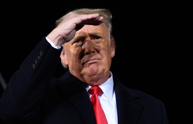 ކެޕިޓޯލް މުޒާހަރާގައި ބައިވެރިވާން ޓްރަމްޕު އުޅުއްވި