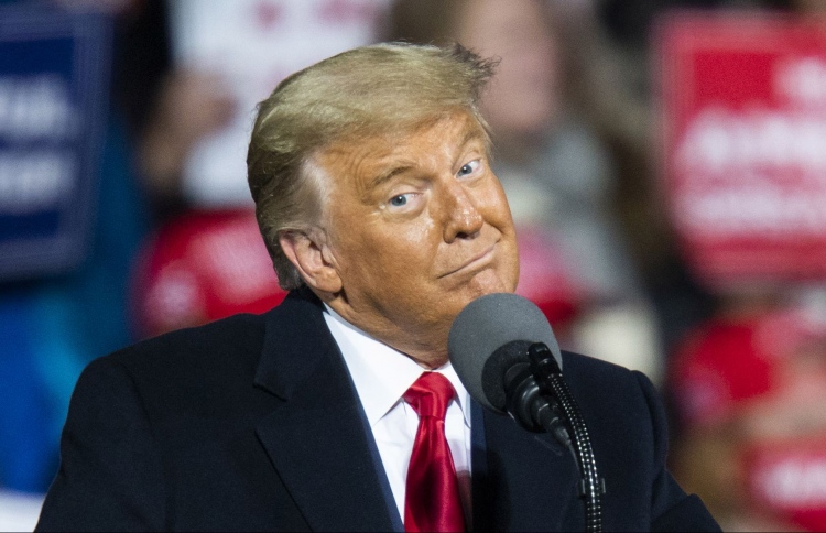 ޓްވިޓާ، އެފްބީ އަދި ގޫގުލް އަށް ޓްރަމްޕް ދައުވާކުރަނީ