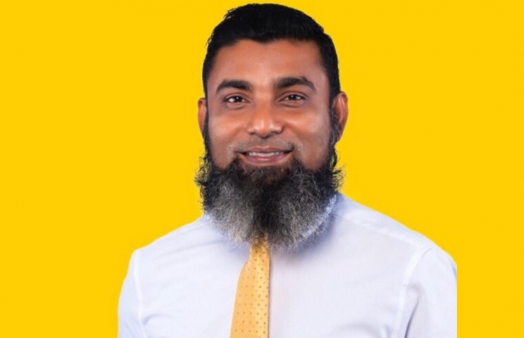 ކުރިމަތީގައި މިހާރު އޮތީ ގާނޫނު: އޮމްބަޑްސްމަން ސަލާމް