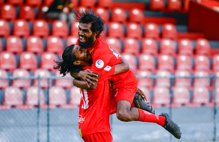 އަޔާގެ ގޯލުން ދަ ގްރާންޑޭ އަށް ޕޮއިންޓެއް