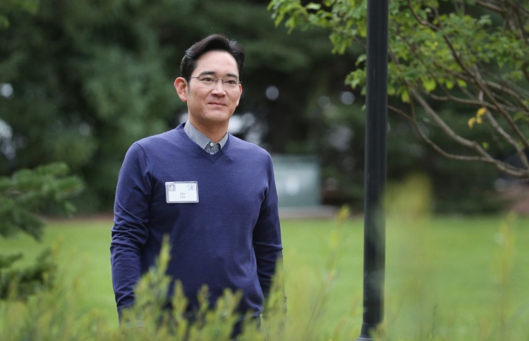 ސެމްސަންގުގެ އާ ޗެއާމަން ދެ އަހަރަށް ޖަލަށް