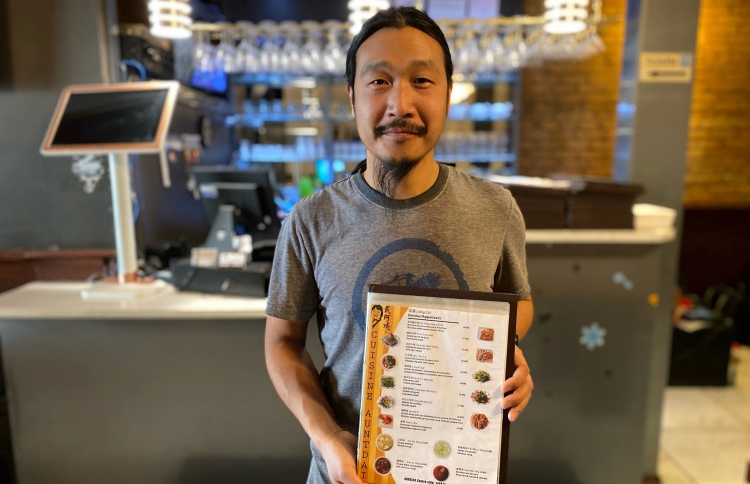 މެނޫގައި ވެރިމީހާގެ ފާޑުކިޔުން؛ ރަނގަޅުވީ ވިޔަފާރި