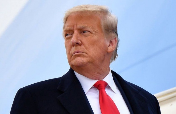 ސެނެޓުގައި ޓްރަމްޕުގެ ޝަރީއަތް އަންނަ މަހު