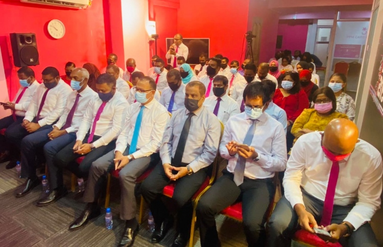 އިދިކޮޅުން ސީދާ ހަރަކާތަށް ދާން ނިންމައިފި