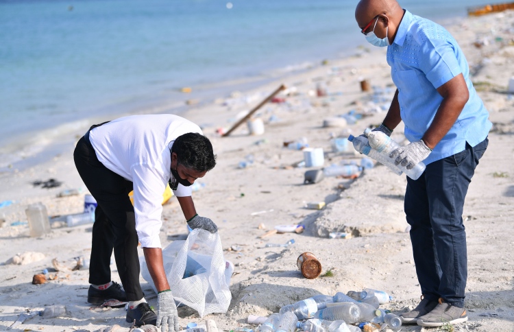 ހުޅުމާލެ ސާފުކުރުމުގެ ބޮޑު ހަރަކާތެއް ހޮނިހިރުގައި