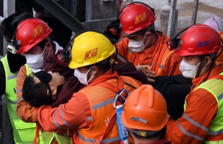 ޗައިނާގެ ރަން ނަގާ ވަޅުން ނުވަ މީހަކު މަރުވެއްޖެ