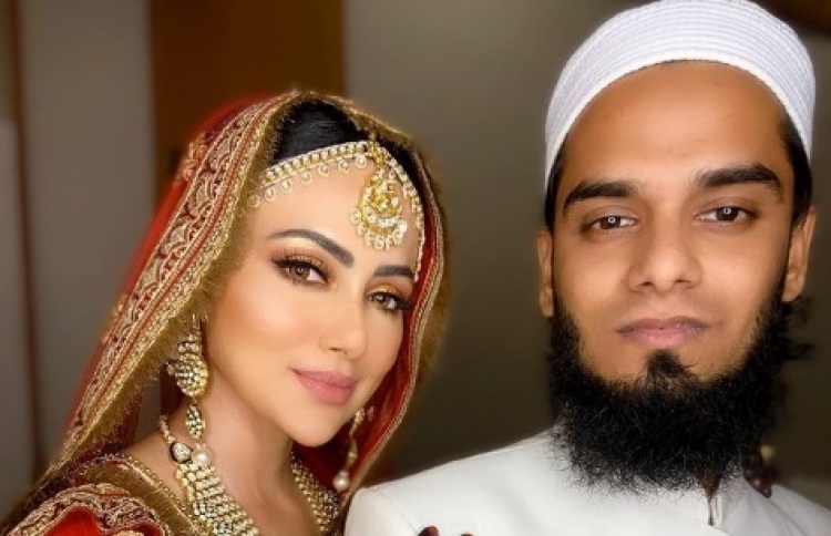 ސަނާ އާއި އަނަސް.