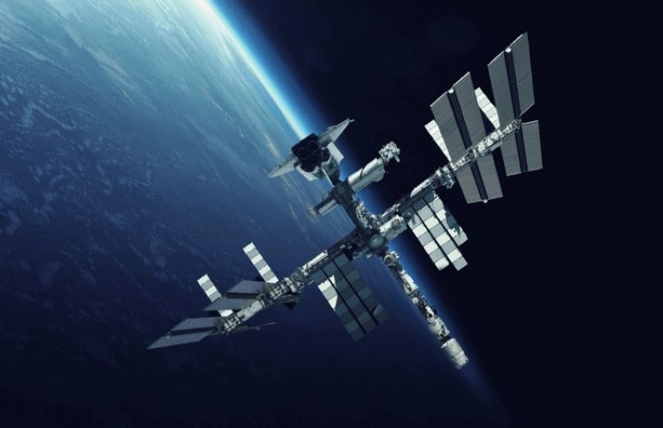 ޕްރައިވެޓް ކްރޫއެއް މުޅިން އަލަށް ޖައްވީ ސްޓޭޝަނަށް