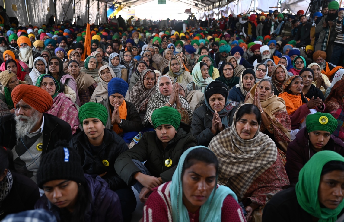 ނިއު ދިއްލީ: ޖެނުއަރީ 26، 2021: އިންޑިއާގެ ދަނޑުވެރިން ހަރިޔާނާ- ދިއްލީ ގުޅޭ ބޯޑަރުގައި އަޑު އުފުލަނީ. --ފޮޓޯ:އޭއެފްޕީ