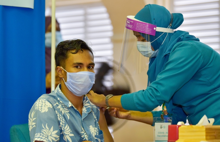 އެންމެންނަށް ވެކްސިން ދިނުމުގެ ބޮޑު ޕްރޮގްރާމެއް ފަށަނީ