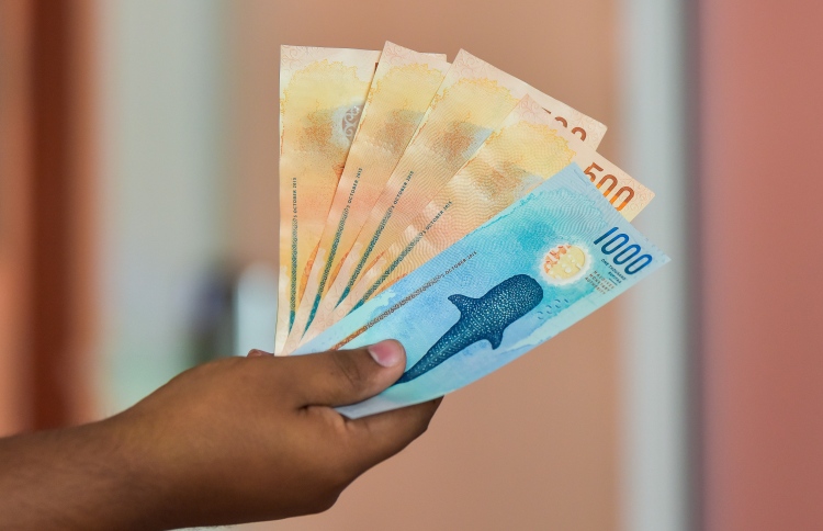 އެކައުންޓަށް ޖަމާވި ފައިސާތަކެއް ބޭނުންކުރުމުން ޖަލަށް