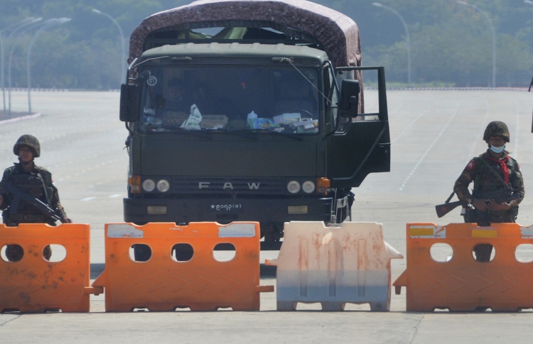 ވެރިކަން ހަވާލުކުރާނީ އާ އިންތިޚާބަކަށް ފަހު: ސިފައިން