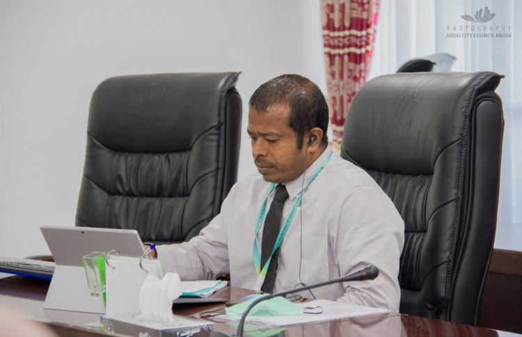 އައްޑޫ ޑެޕިއުޓީ މޭޔަރު އިސްތިއުފާ ދީފި