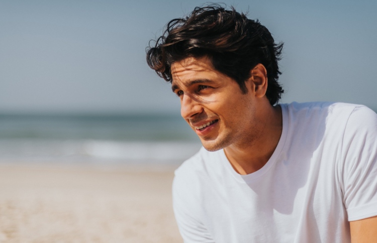 ބޮލީވުޑްގެ ޚަބަރުތައް ކުރުކޮށް