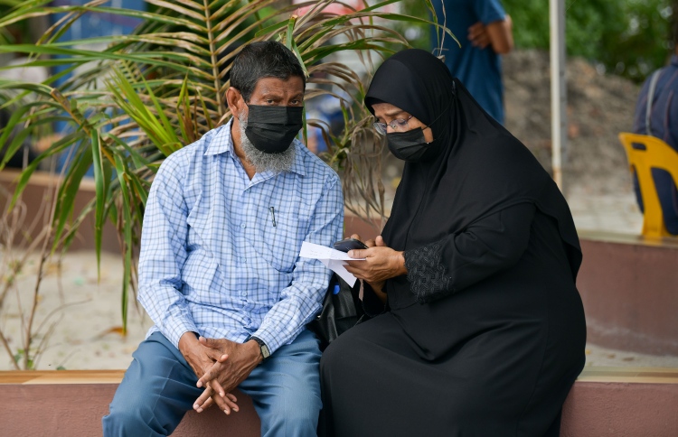 65އިން މަތީ މީހުން އަވަހަށް ވެކްސިން ޖަހަން އެދިއްޖެ