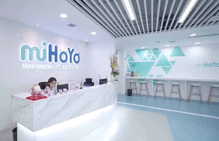 މުވައްޒަފުންނަށް ޕީއެސް5 އާއި އައިފޯނާއި އައިޕެޑް