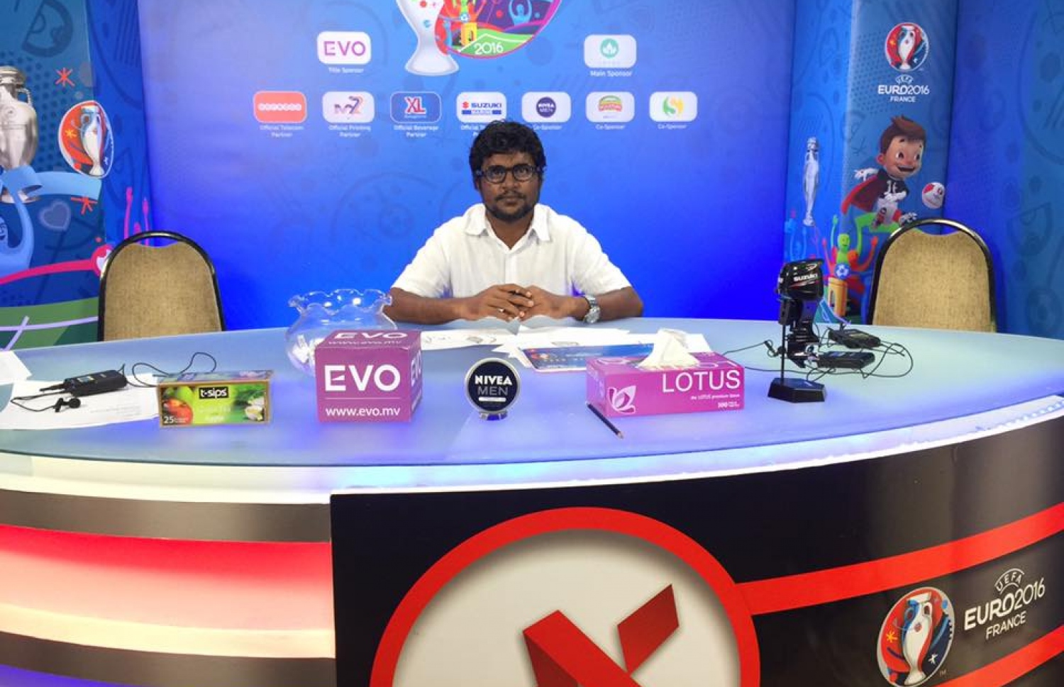 ފަޒީން ރާއްޖެޓީވީގެ ޕްރޮގްރާމެއް ހުށަހަޅުއްވަނީ. ބްރޯޑްކޮމް އަަށް އައްޔަންކުރަން މަޖިލީހުން ރުހުން ދިނީ އޭނާއަށް.