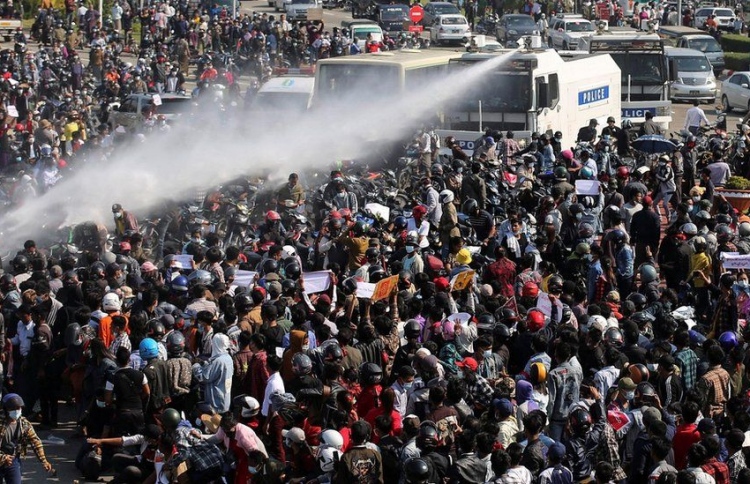 މިއަންމާގައި ލޭއޮހޮރުވުން ބޮޑު ދުވަހެއް: 18 މަރު