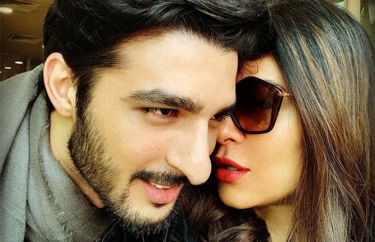 ސުޝްމިތާ އާއި ރަހްމާން.