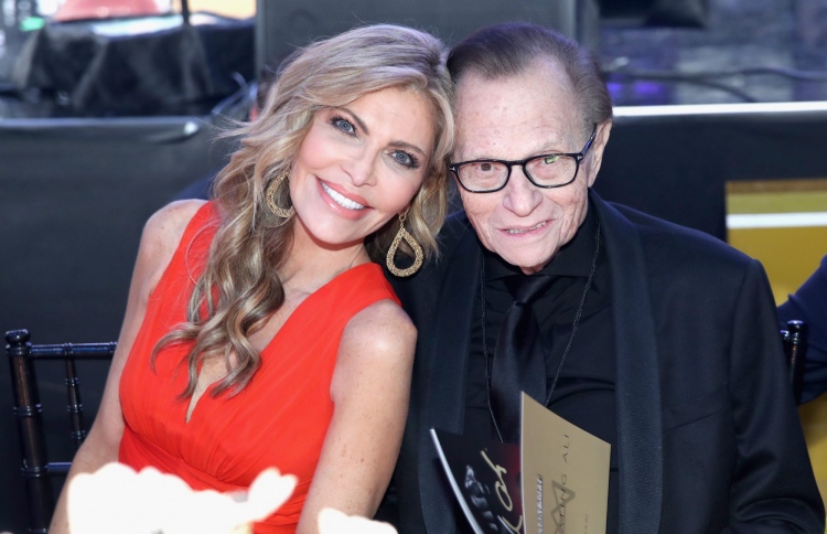 ލެރީ ކިންގުގެ ވަސިއްޔަތުގެ މައްސަލަ ކޯޓަށް