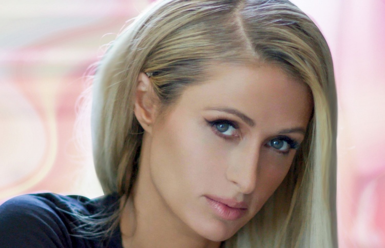 ޕެރިސް ހިލްޓަން އެންގޭޖްވެއްޖެ