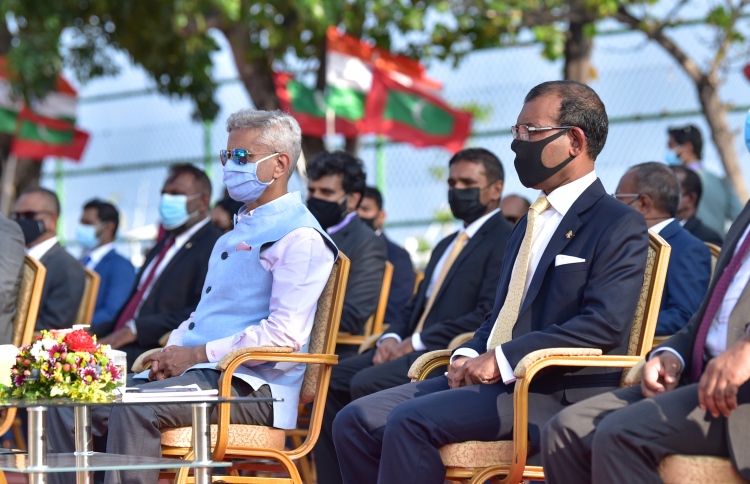 ރާއްޖެ ވަޑައިގަތުމުގެ މަގުމަތީ ނަޝީދު އިންޑިއާއަށް