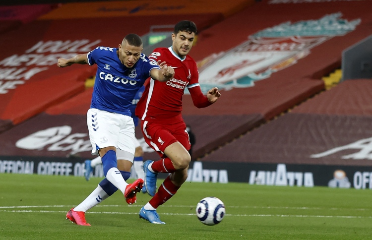 ޗެލްސީ އެއްވަރު، އެވަޓަން އިން ލިވަޕޫލް ބަލިކޮށްފި