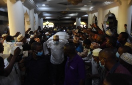 Mourners carrying the body of Zanzibar's Vice President, Maalim Seif Sharif Hamad at Masjid Maamur in Dar es Salaam, February 18,2021. (Photo by - / AFP)