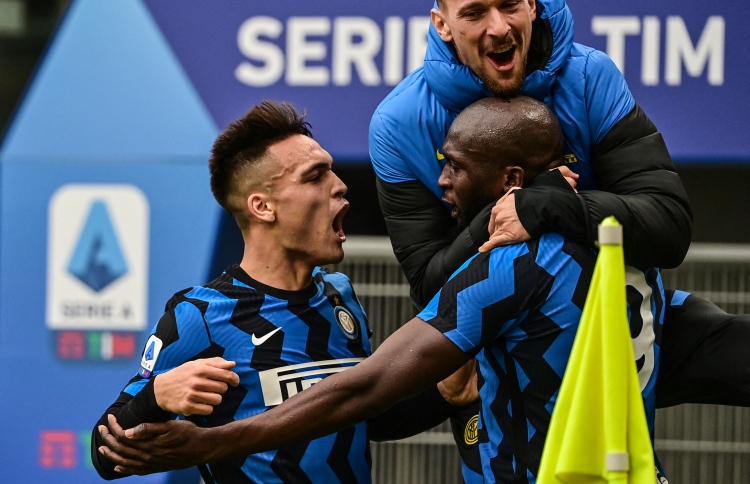 މިލާން ބަލިކޮށް އިންޓަ އަށް ހަތަރު ޕޮއިންޓުގެ ލީޑެއް