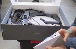 Starlink's Internet hardware kit: Providing Starlink internet services is still in the process of discussion --- Photo: Social Media.