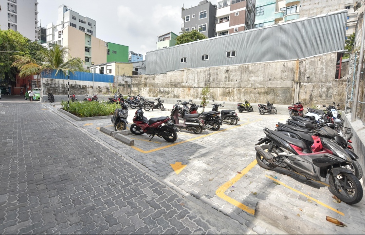 ހެންވޭރުގައި 120 ޖާގައިގެ ޕާކިން ޒޯނެއް ހަދައިފި