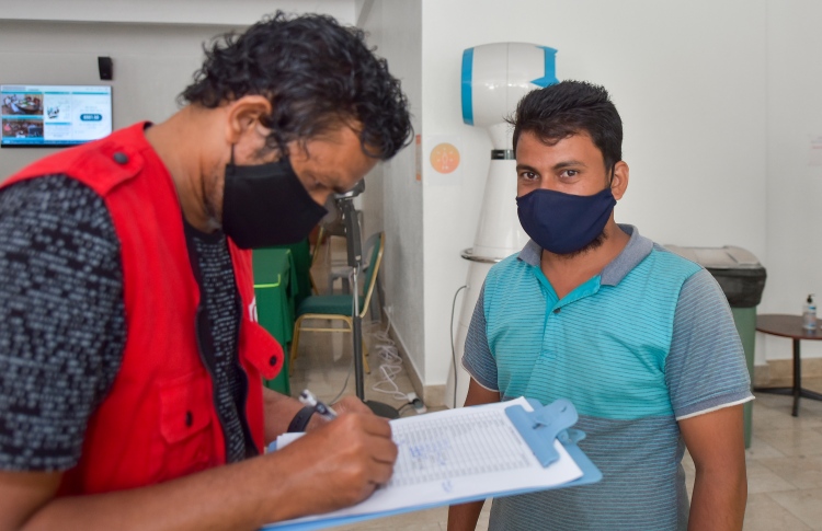 ވެކްސިންގެ ފުރަތަމަ ޑޯޒް ޖެހުން އަންނަ ހޯމައާ ހަމައަށް