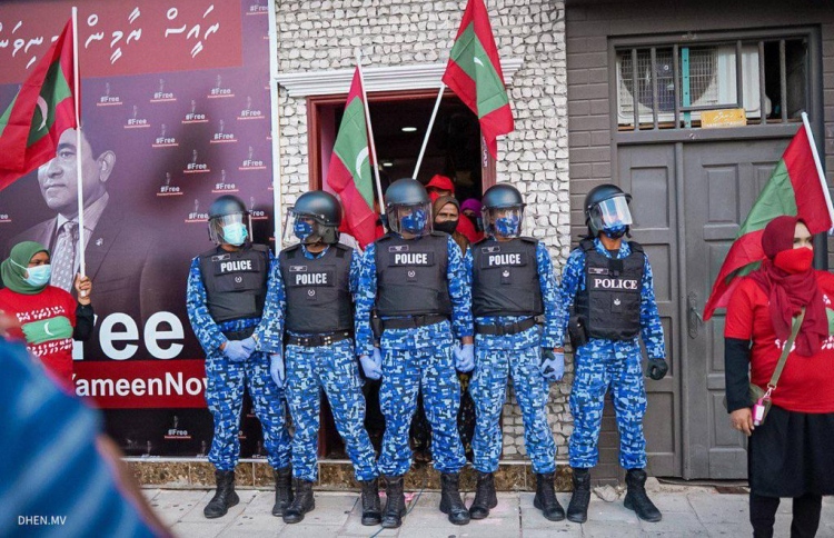 ޕީޕީއެމް އޮފީސް "ބަންދުކޮށް" ވެރިން ފުލުހަށް!