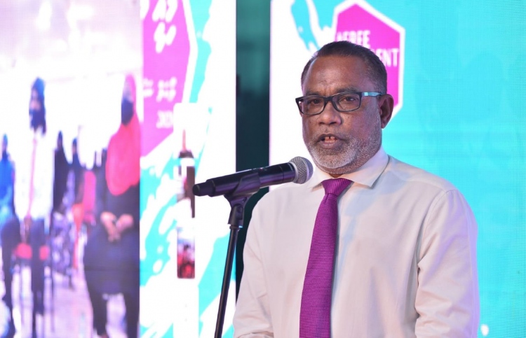 "ވަޒީރުކަމުގައި ނާޒިމް އުޅުނީ ރިޔާސީ ޓިކެޓް ހޯދަން"