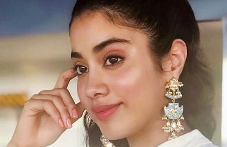 ޖާންވީ ބޭނުމީ މަންމަ ދެއްކި ހިތްވަރު ދައްކަން